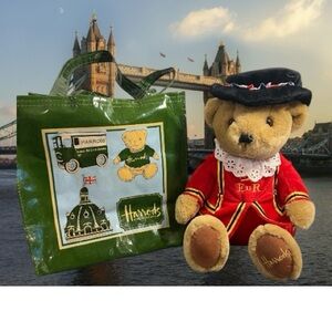 Harrods Beefeater Teddy Bear Plush London Royal Guard 10" w/ small Harrods Tote